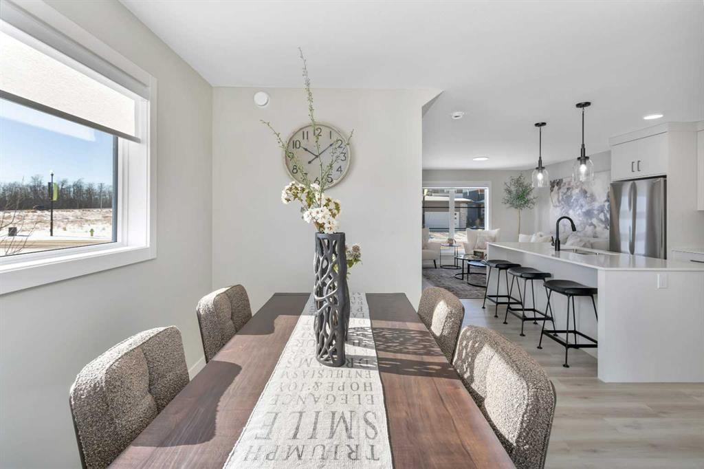 206 Cambridge Way, Sylvan Lake, AB - Indoor Photo Showing Dining Room