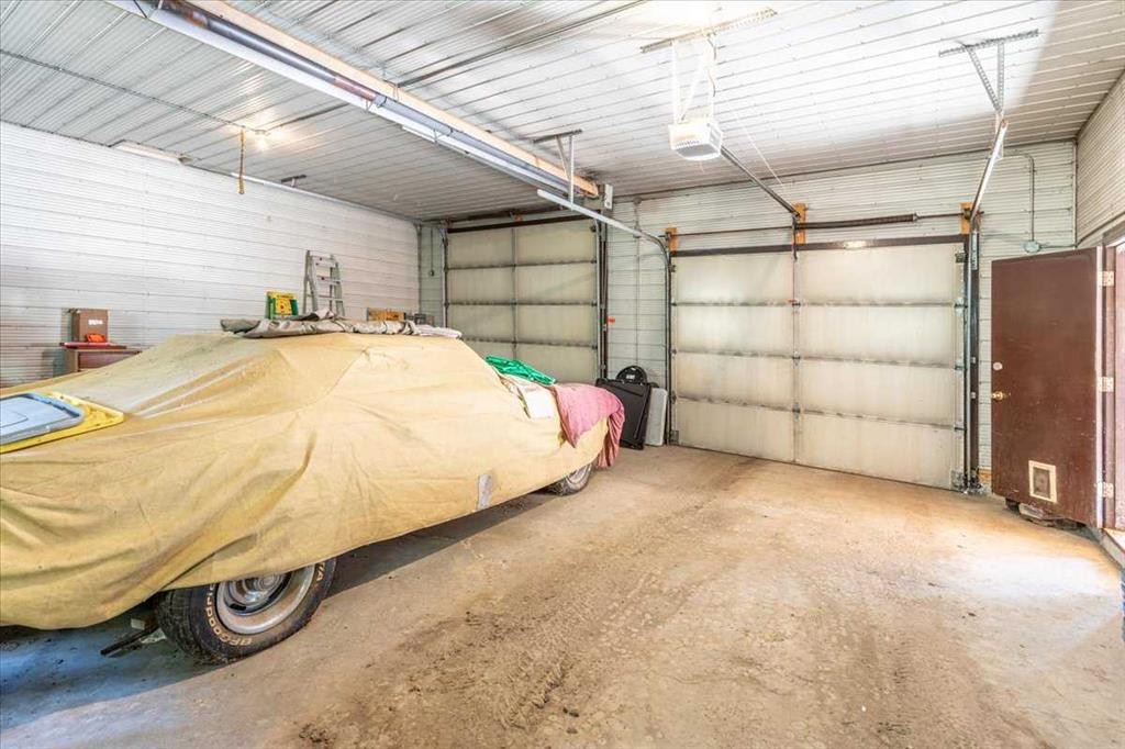 49059 Rge Rd 265, Rural Leduc County, AB - Indoor Photo Showing Garage