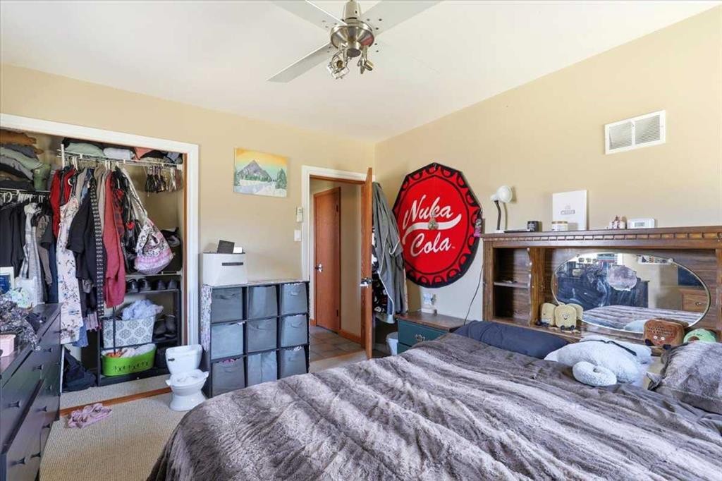 49059 Rge Rd 265, Rural Leduc County, AB - Indoor Photo Showing Bedroom