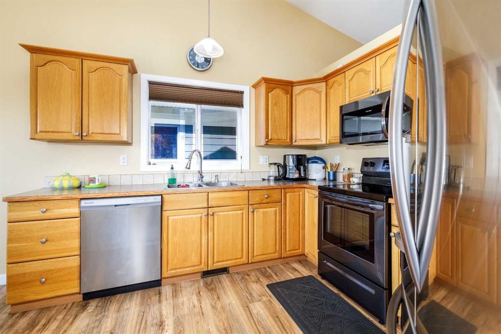 43 Webster Drive, Red Deer, AB - Indoor Photo Showing Kitchen With Double Sink