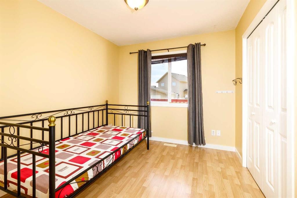 43 Webster Drive, Red Deer, AB - Indoor Photo Showing Bedroom