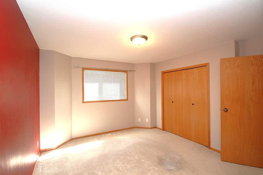 188 Deschner Close, Red Deer, AB - Indoor Photo Showing Other Room