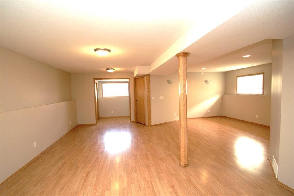 188 Deschner Close, Red Deer, AB - Indoor Photo Showing Other Room