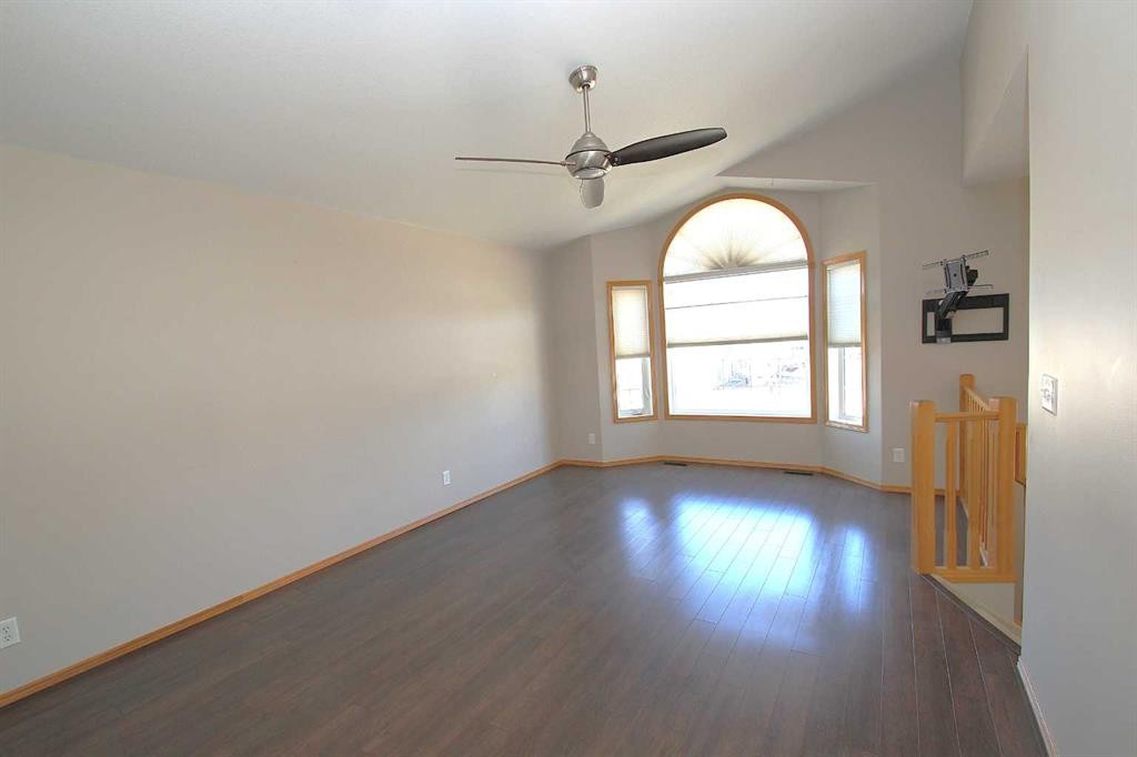 188 Deschner Close, Red Deer, AB - Indoor Photo Showing Other Room