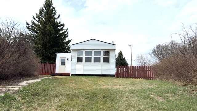 4908 46 Street, Hardisty, AB - Outdoor