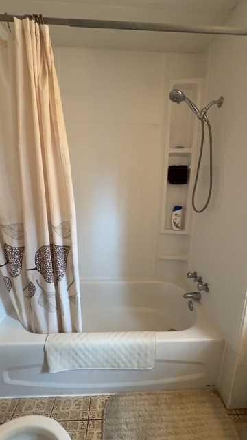 4908 46 Street, Hardisty, AB - Indoor Photo Showing Bathroom