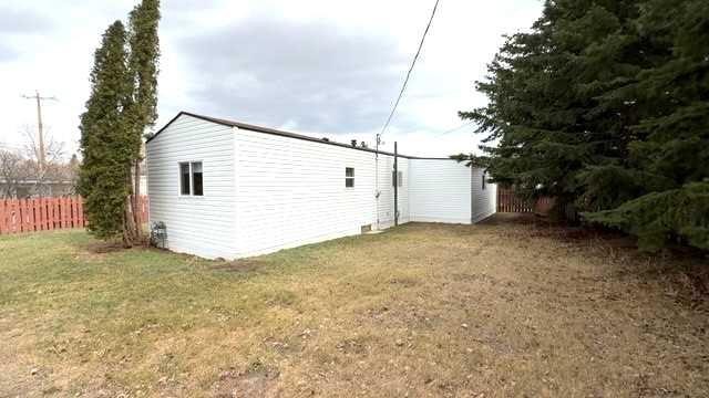 4908 46 Street, Hardisty, AB - Outdoor