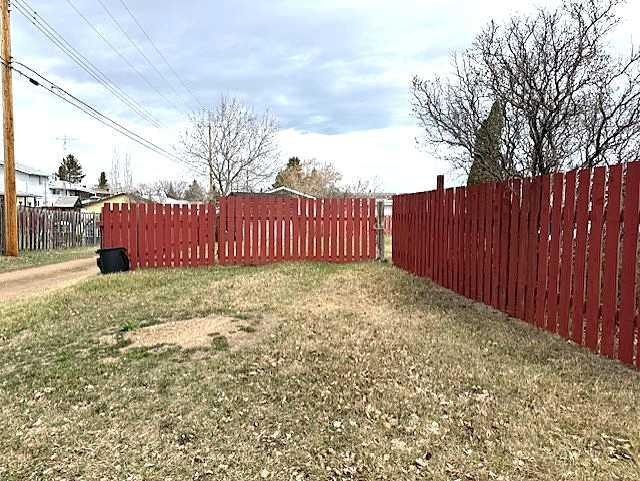 4908 46 Street, Hardisty, AB - Outdoor