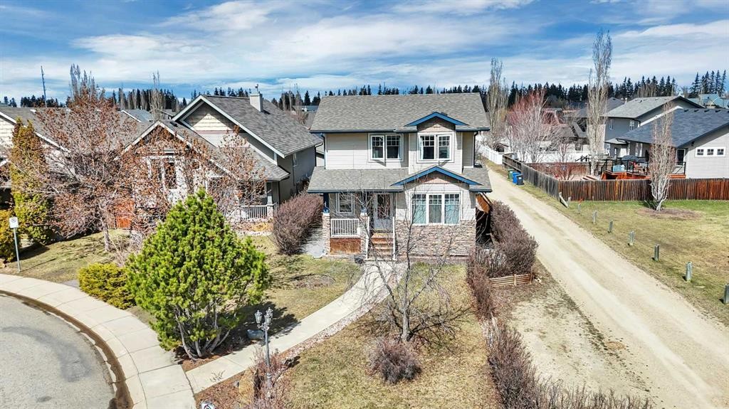 100 Wade Close, Red Deer, AB - Outdoor