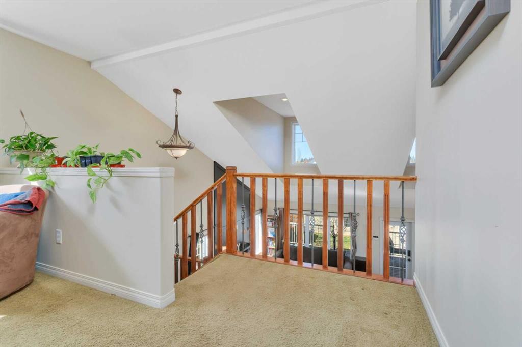 100 Wade Close, Red Deer, AB - Indoor Photo Showing Other Room