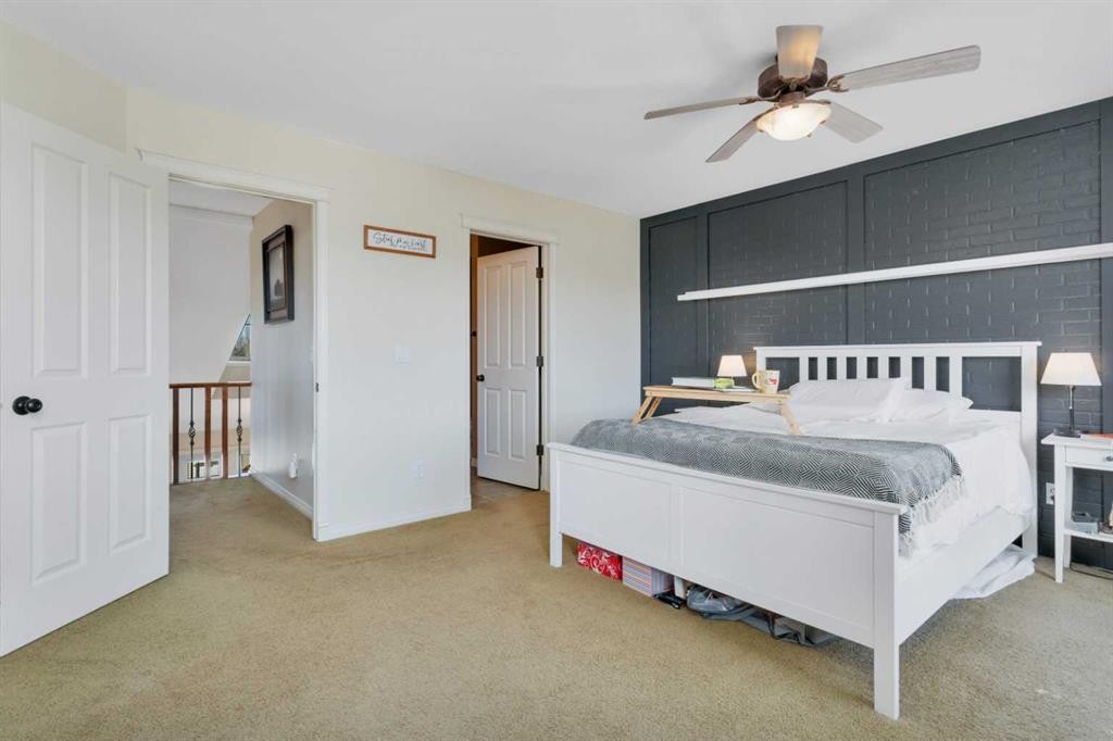 100 Wade Close, Red Deer, AB - Indoor Photo Showing Bedroom