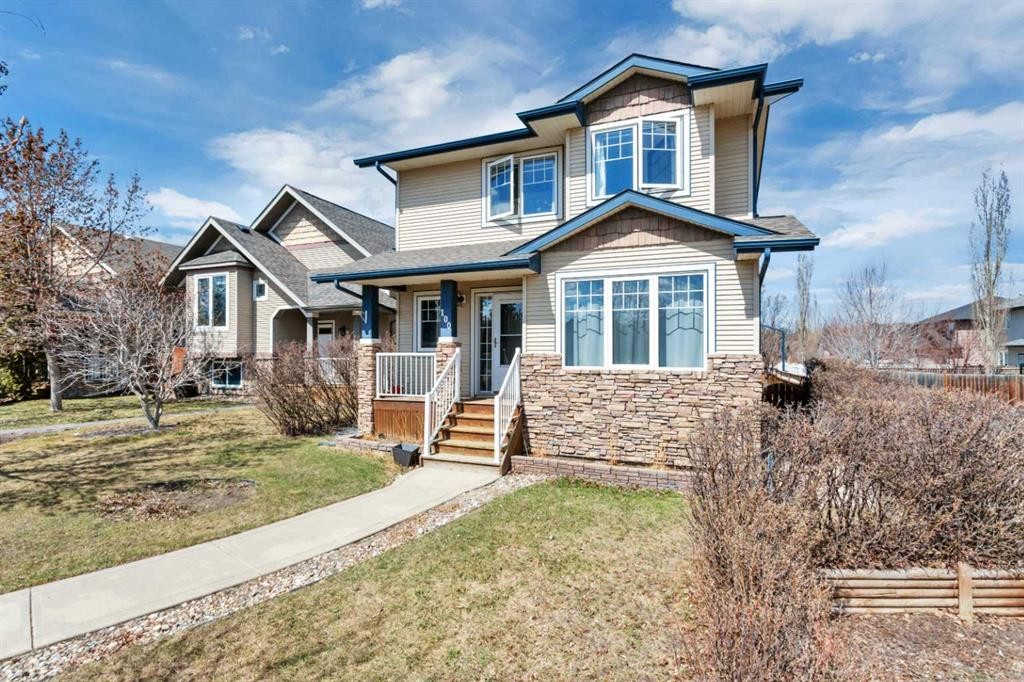 100 Wade Close, Red Deer, AB - Outdoor With Facade