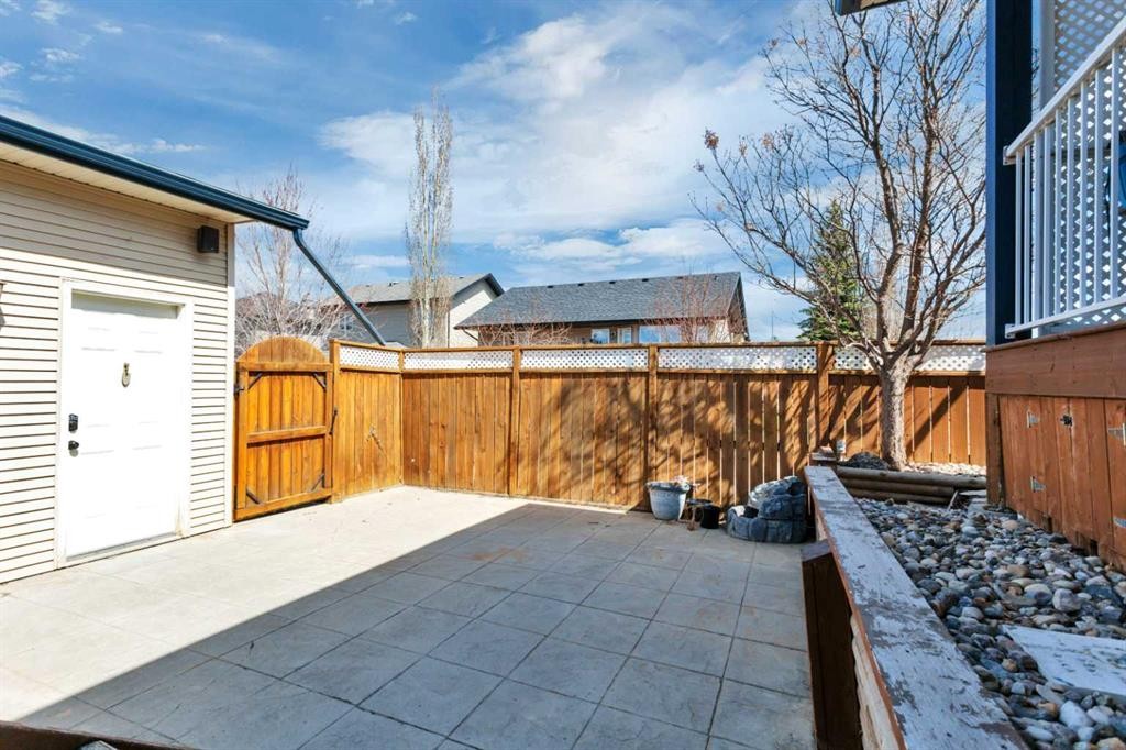 100 Wade Close, Red Deer, AB - Outdoor