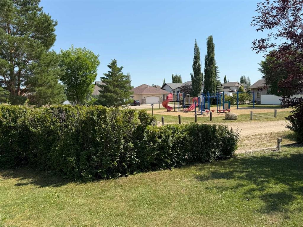 100 Wade Close, Red Deer, AB - Outdoor