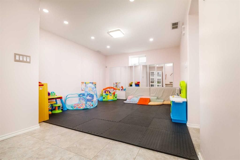 49 Kirkland Drive, Red Deer, AB - Indoor Photo Showing Other Room