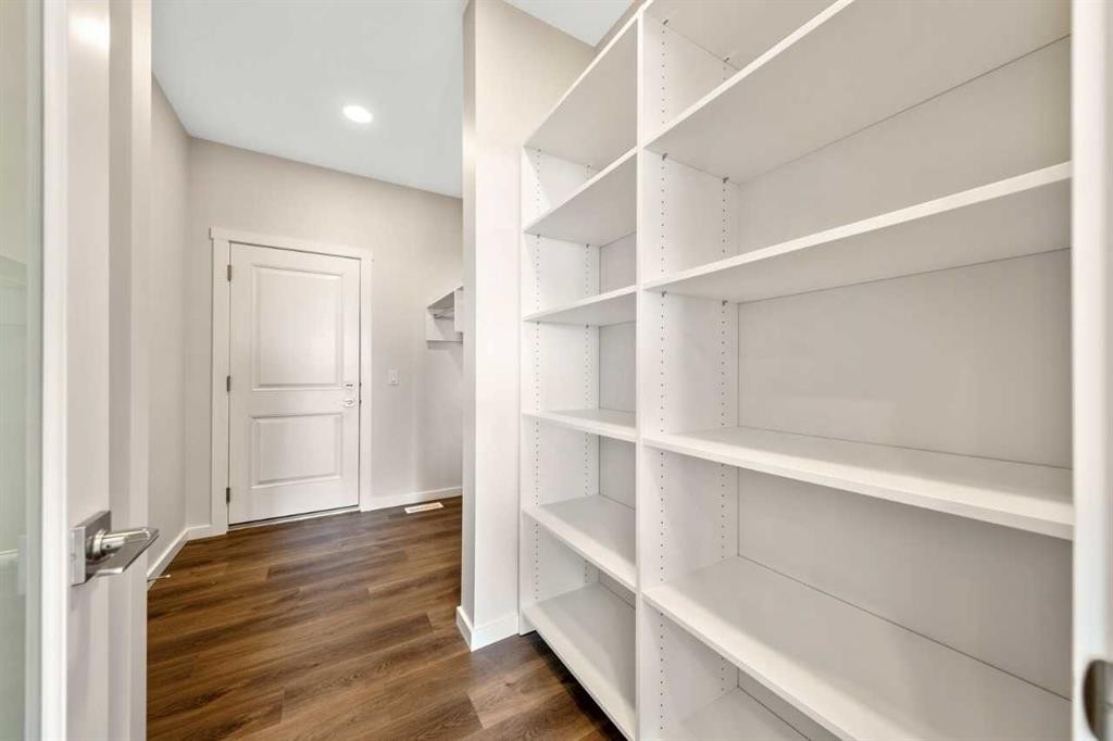 366 Heritage Boulevard, Cochrane, AB - Indoor With Storage