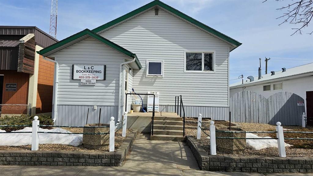 5005 Royal Street, Coronation, AB