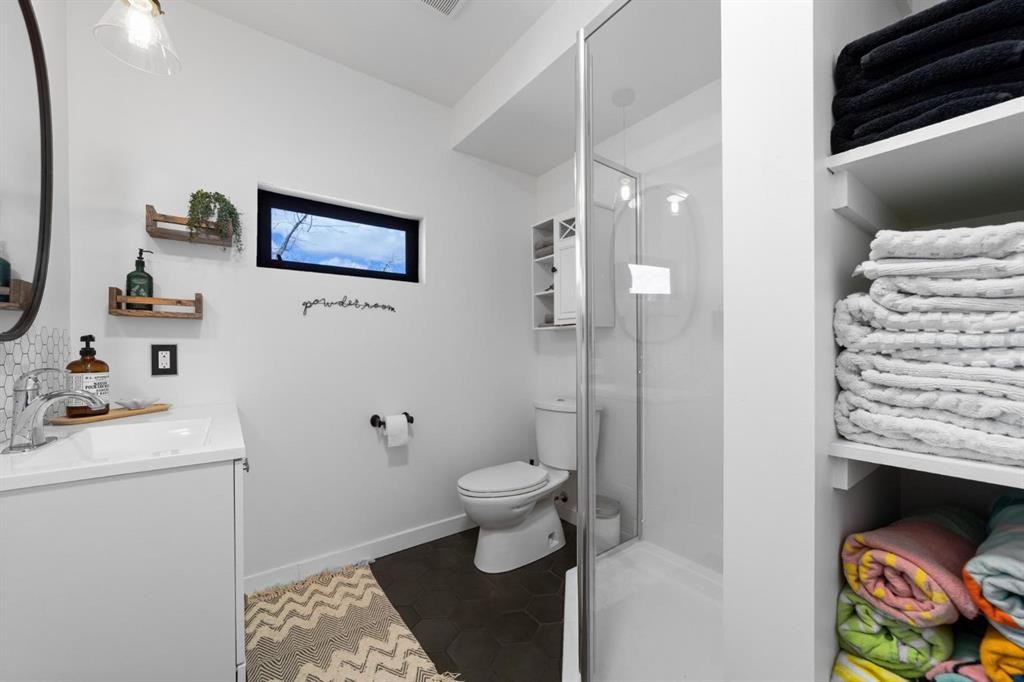 62 Sands Street, Rochon Sands, AB - Indoor Photo Showing Bathroom