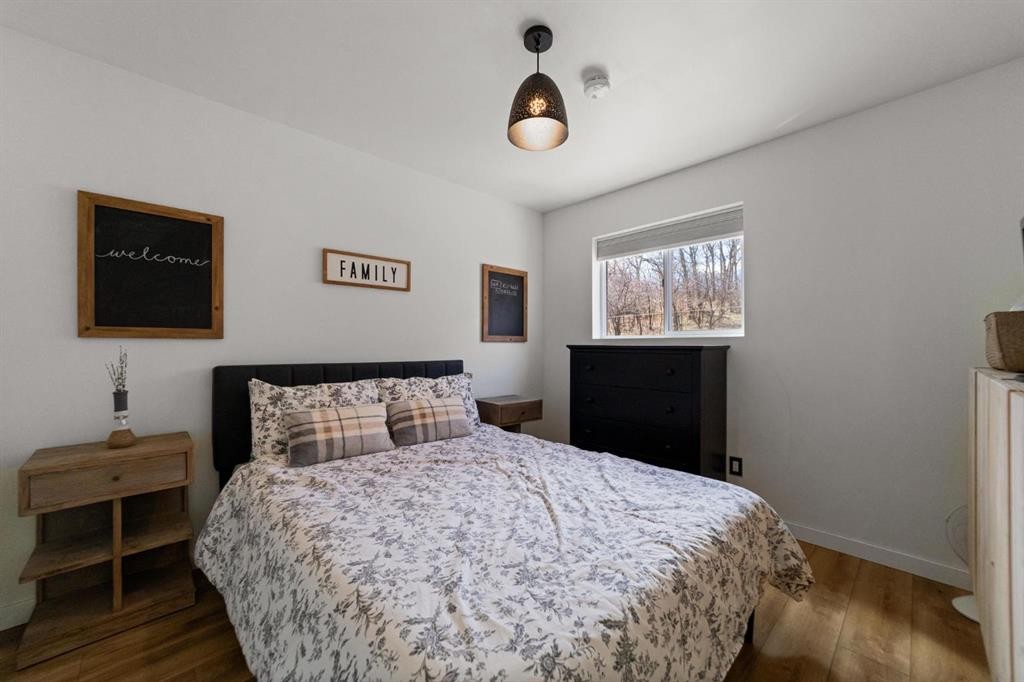 62 Sands Street, Rochon Sands, AB - Indoor Photo Showing Bedroom