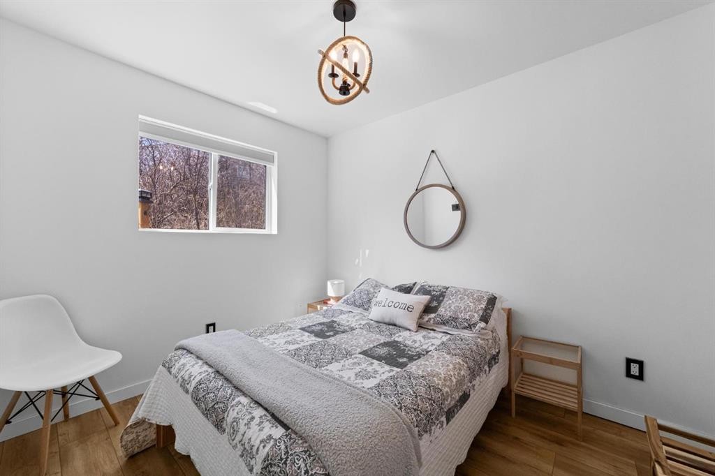 62 Sands Street, Rochon Sands, AB - Indoor Photo Showing Bedroom