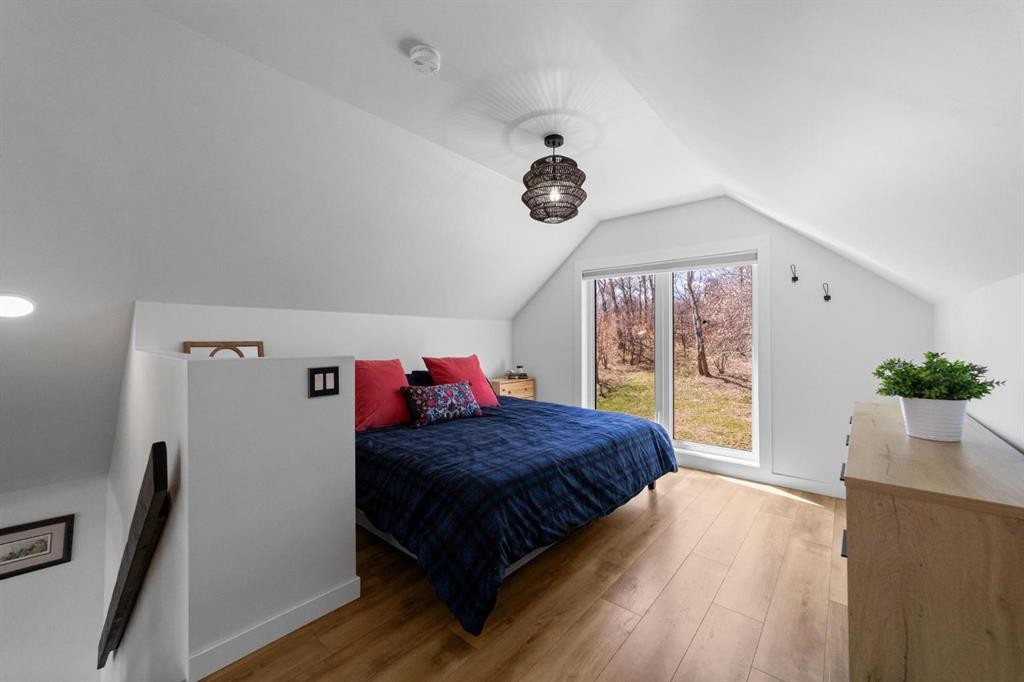 62 Sands Street, Rochon Sands, AB - Indoor Photo Showing Bedroom