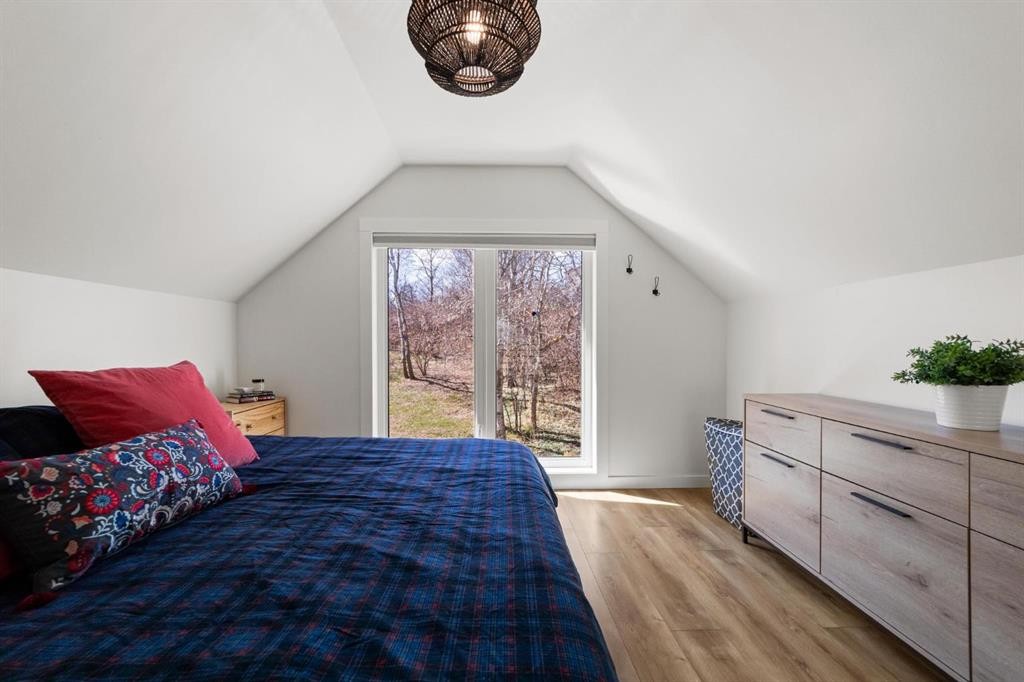 62 Sands Street, Rochon Sands, AB - Indoor Photo Showing Bedroom