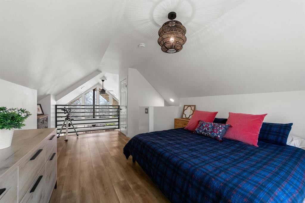 62 Sands Street, Rochon Sands, AB - Indoor Photo Showing Bedroom