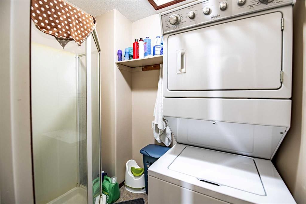 5817 60 Avenue, Red Deer, AB - Indoor Photo Showing Laundry Room