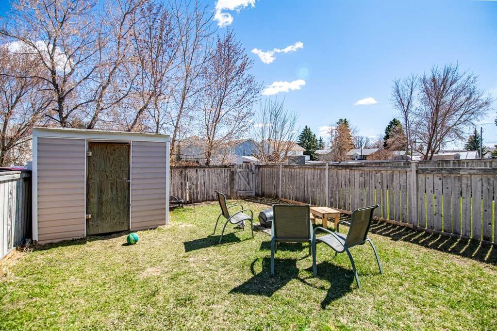 5817 60 Avenue, Red Deer, AB - Outdoor