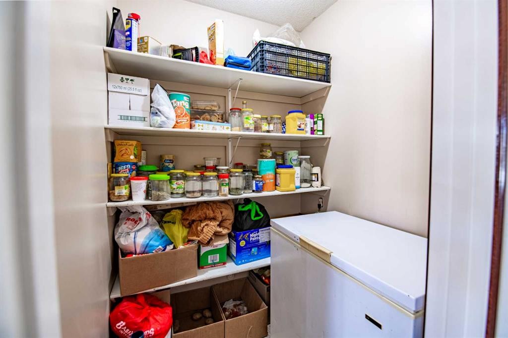 5817 60 Avenue, Red Deer, AB - Indoor With Storage