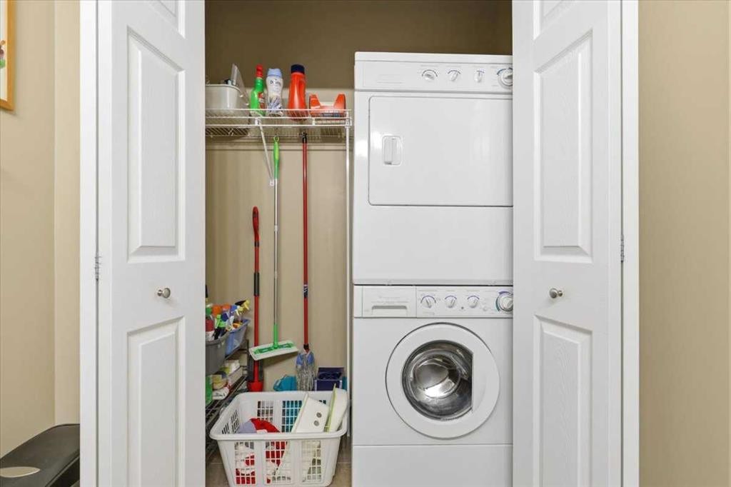 72 Beach Avenue, Itaska Beach, AB - Indoor Photo Showing Laundry Room