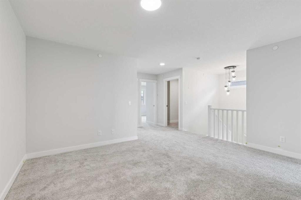 546 Hotchkiss Manor, Calgary, AB - Indoor Photo Showing Other Room