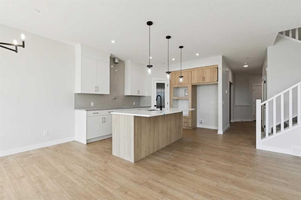 546 Hotchkiss Manor, Calgary, AB - Indoor Photo Showing Kitchen With Upgraded Kitchen