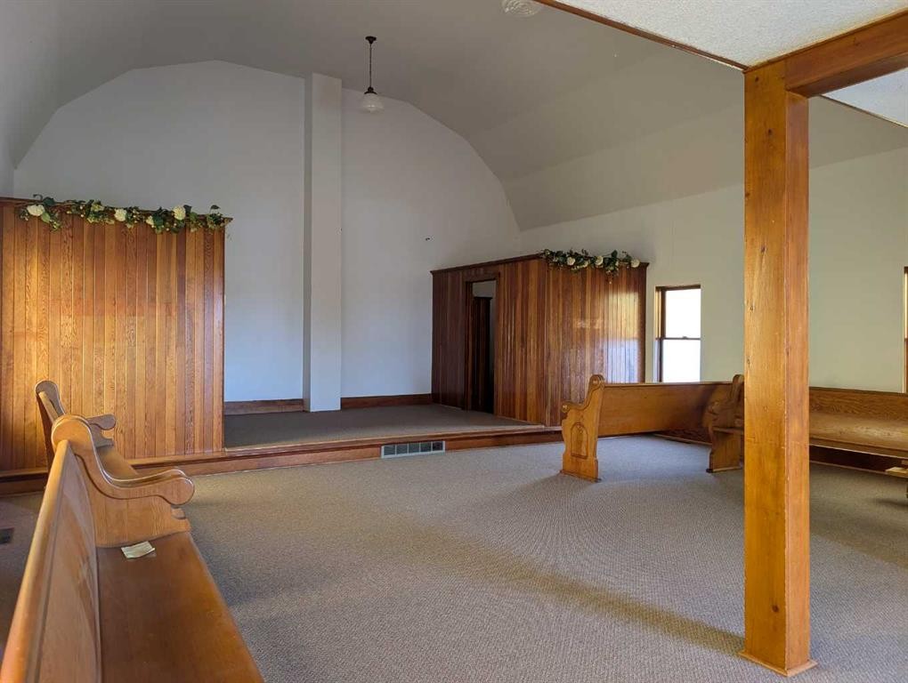 404 Hillside Avenue, Carbon, AB