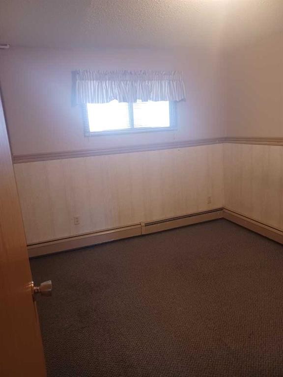 33 Forest Drive, Sylvan Lake, AB - Indoor Photo Showing Other Room