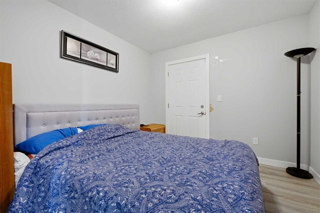 7002 50 Avenue, Camrose, AB - Indoor Photo Showing Bedroom