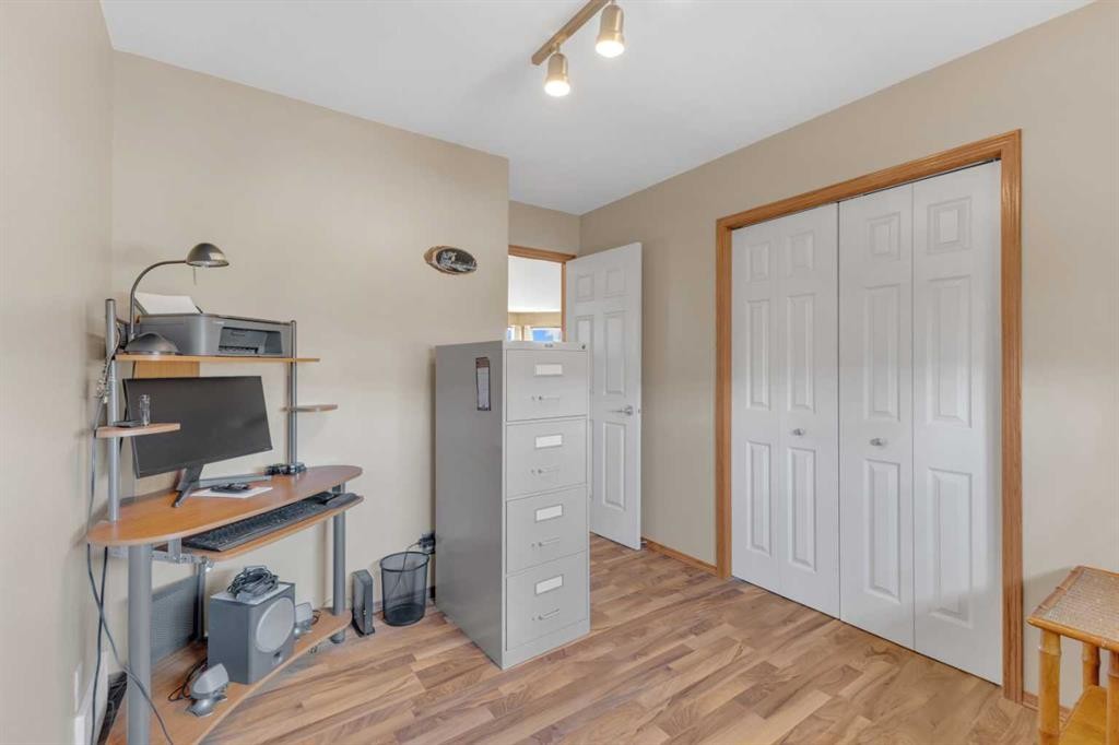 19 Heenan Crescent, Sylvan Lake, AB - Indoor