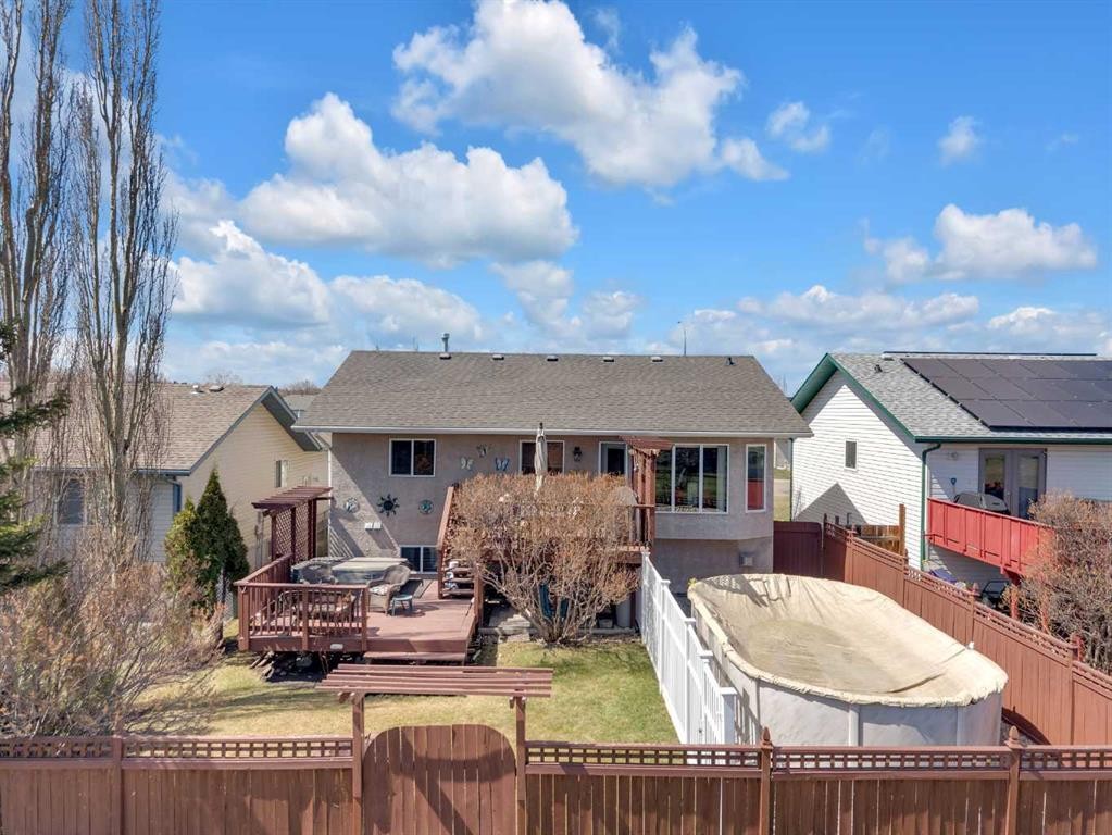 19 Heenan Crescent, Sylvan Lake, AB - Outdoor With Deck Patio Veranda