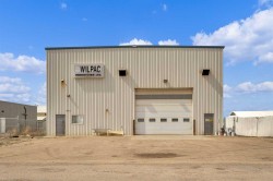 4406 65 Street Ponoka, AB T4J 1K3