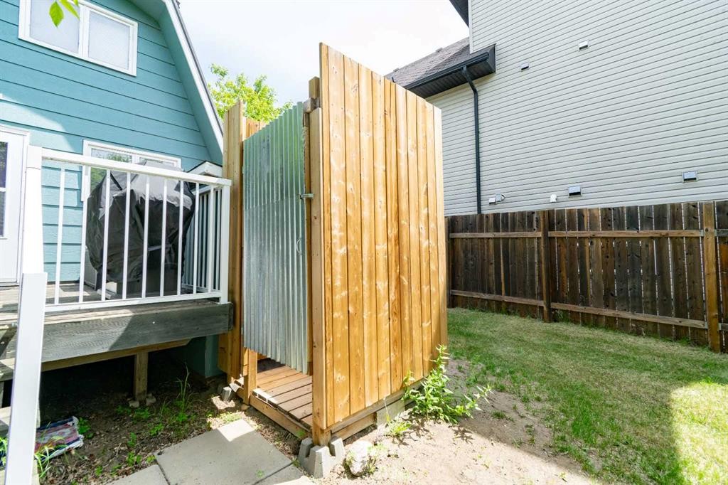 19 4 Street, White Sands, AB