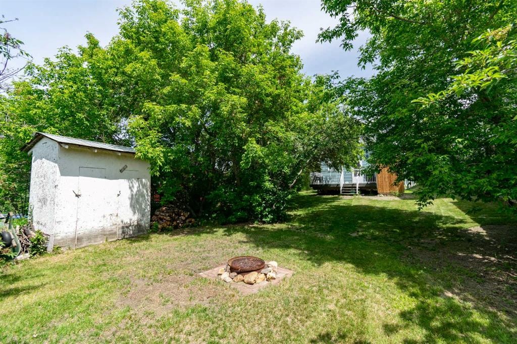 19 4 Street, White Sands, AB