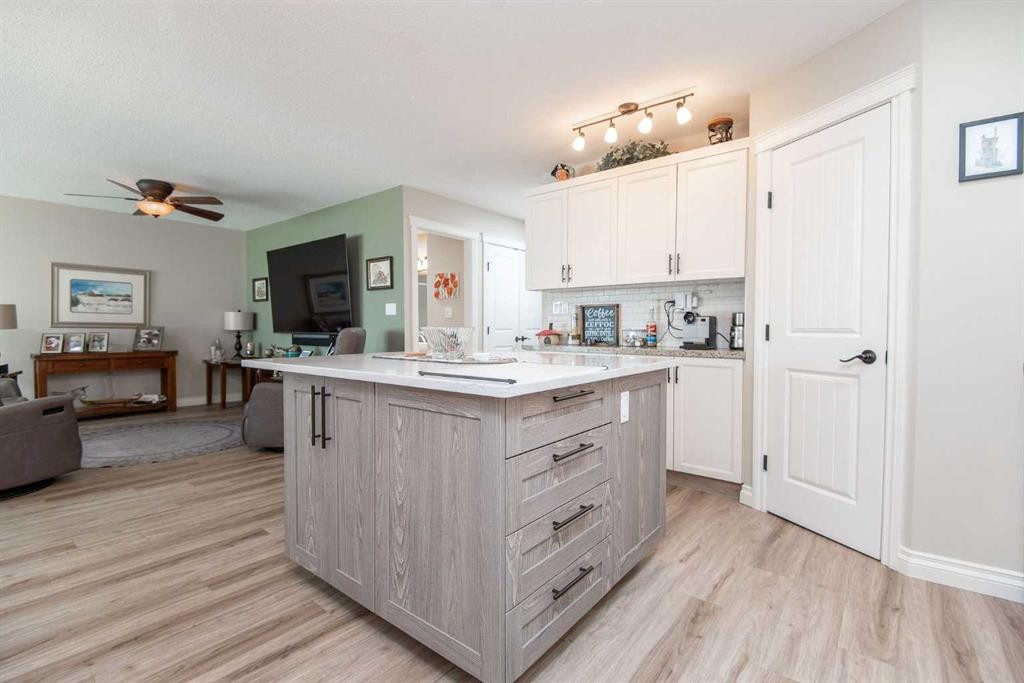 238 Ebert Close, Red Deer, AB - Indoor Photo Showing Kitchen