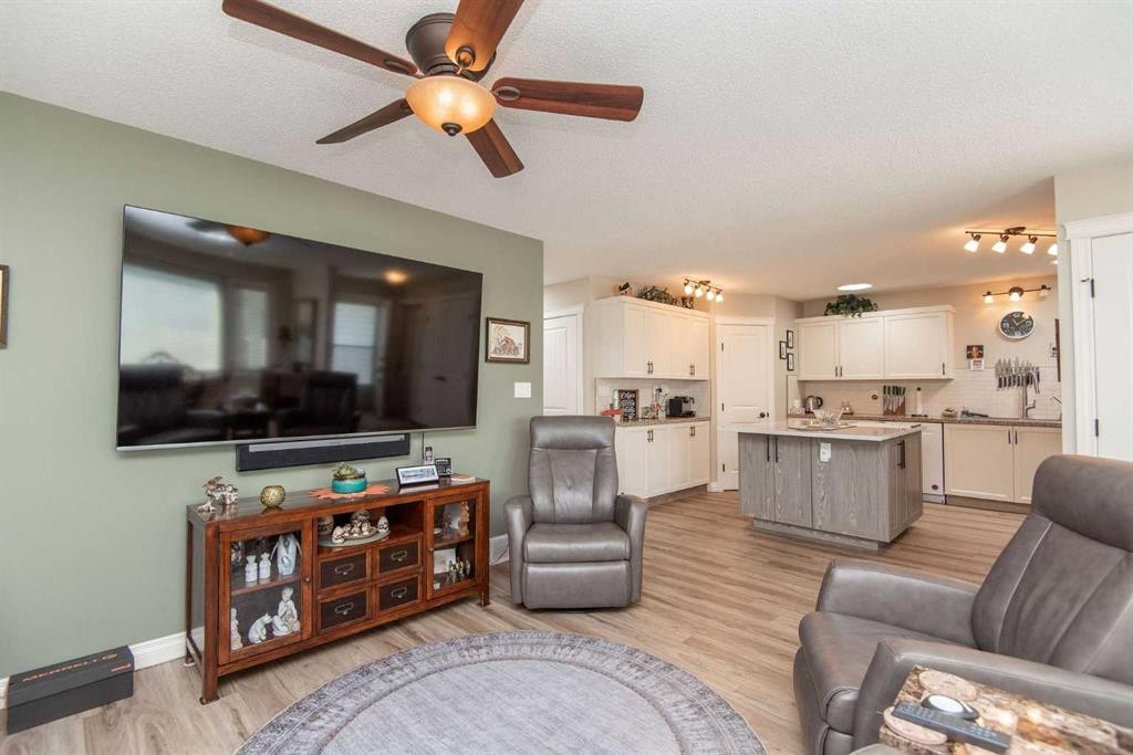 238 Ebert Close, Red Deer, AB - Indoor Photo Showing Living Room