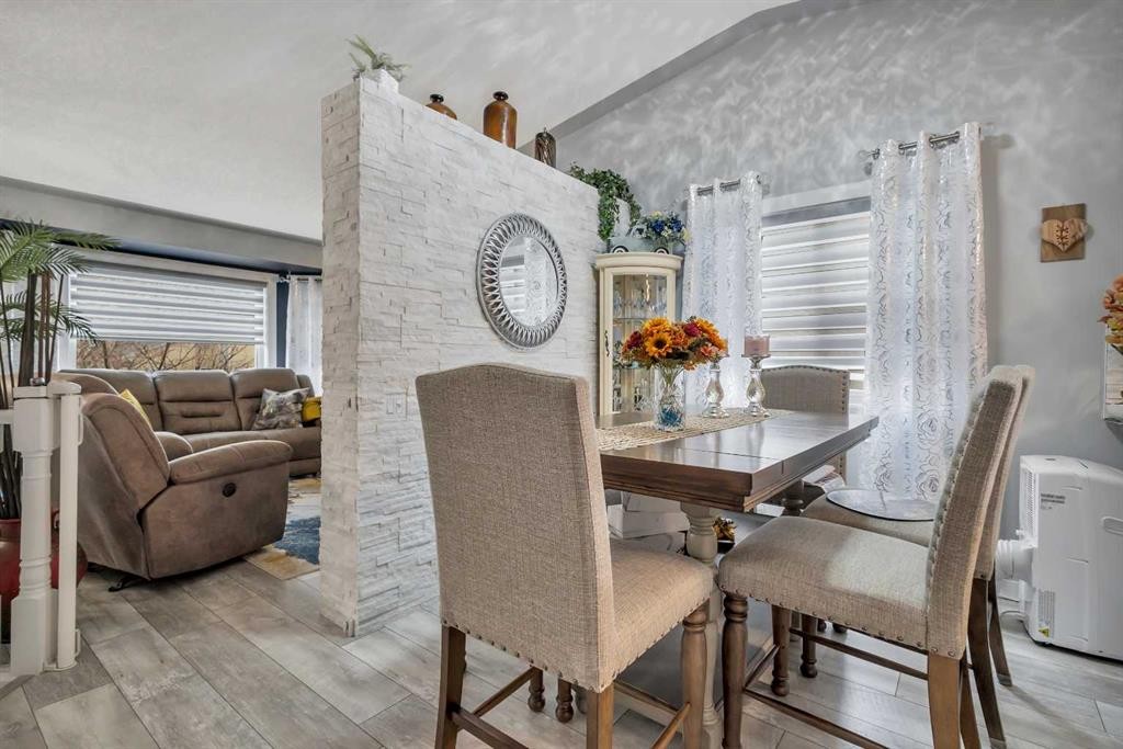 17 Keast Way, Red Deer, AB - Indoor Photo Showing Dining Room