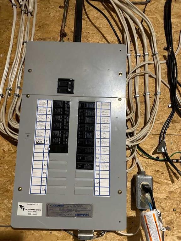4804 Landsdown Avenue, Blackfalds, AB - Indoor Photo Showing Other Room