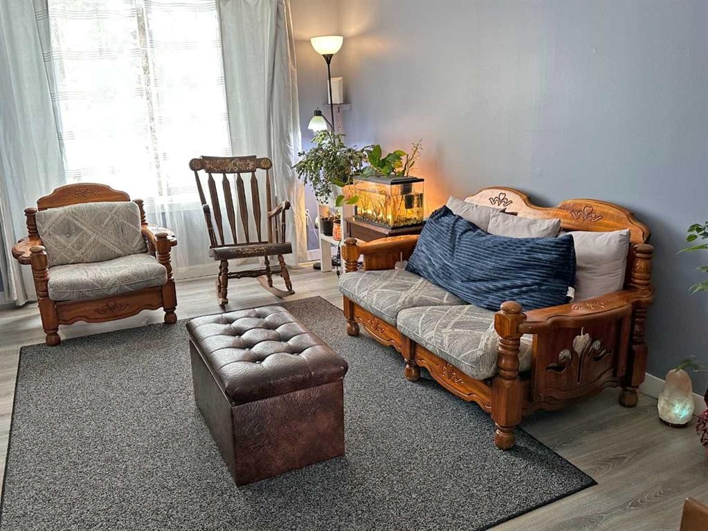 4804 Landsdown Avenue, Blackfalds, AB - Indoor