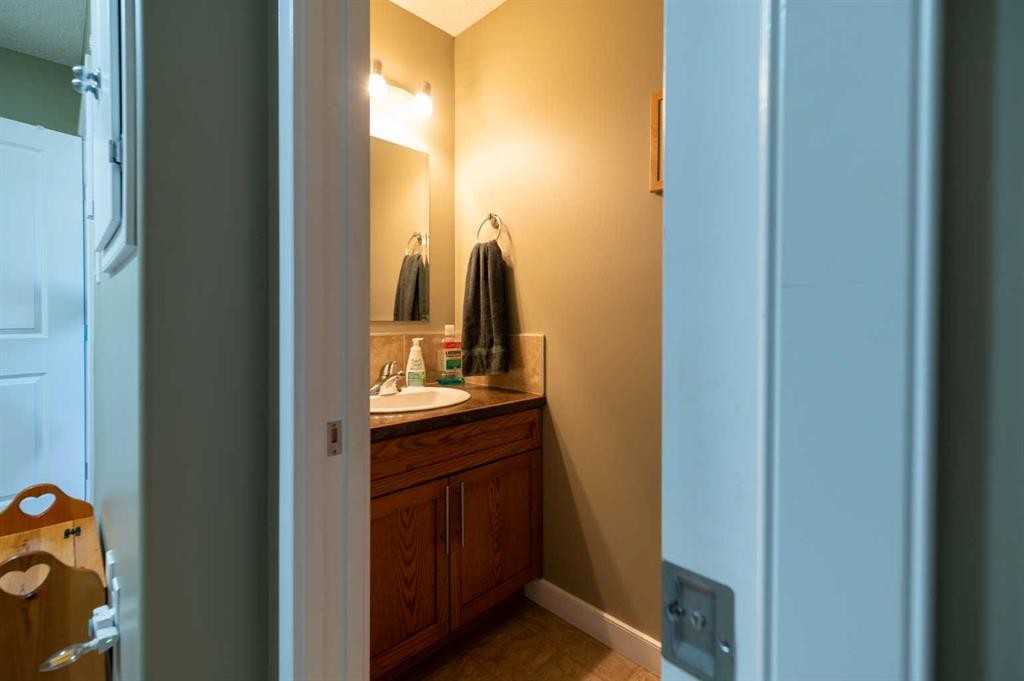 2987 Calling Lake Drive, Calling Lake, AB - Indoor Photo Showing Bathroom