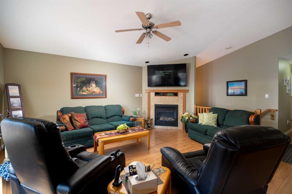2987 Calling Lake Drive, Calling Lake, AB - Indoor Photo Showing Living Room With Fireplace