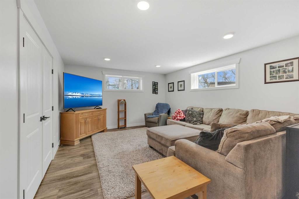 39505 Range Road 252, Rural Lacombe County, AB - Indoor