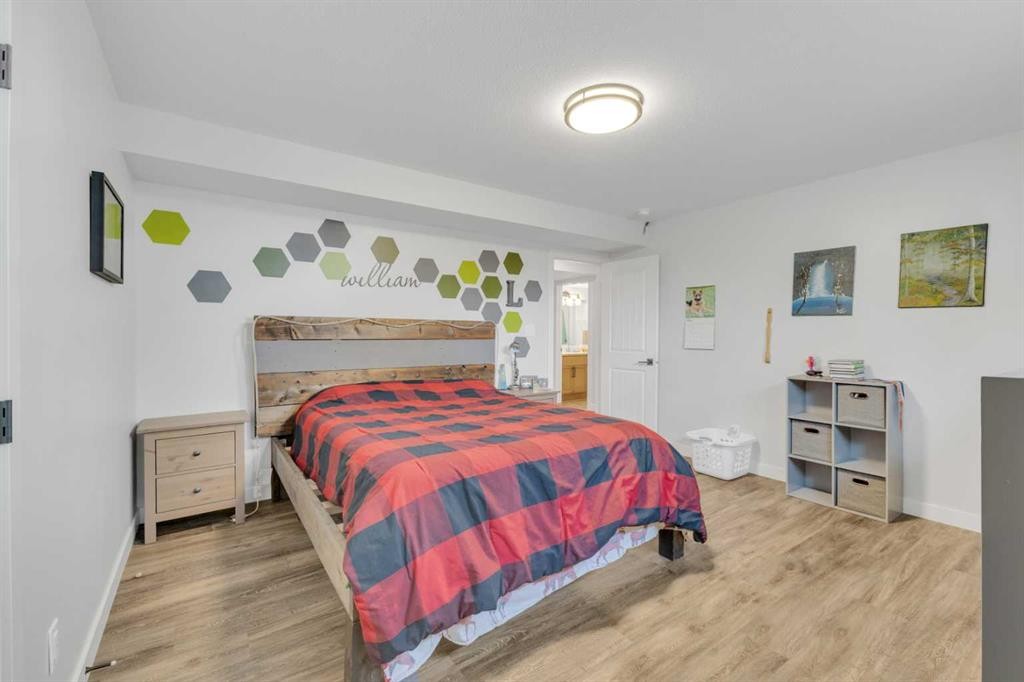 39505 Range Road 252, Rural Lacombe County, AB - Indoor Photo Showing Bedroom
